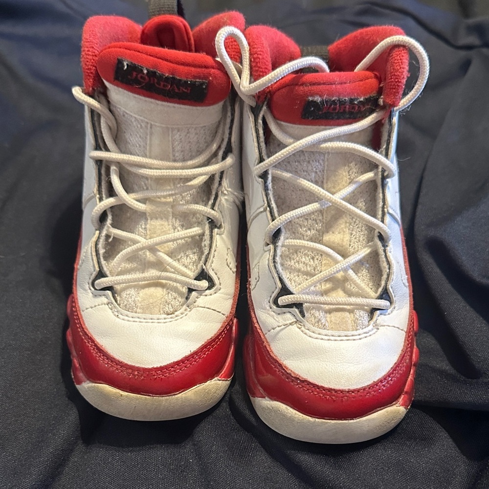 Jordan Kids Sneakers in Red and White
